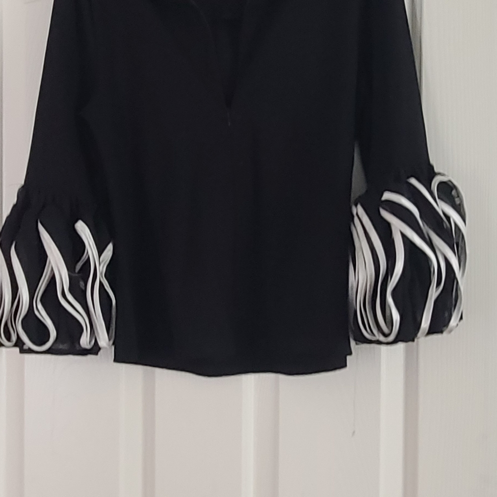 Tops - Picture 2 of 4